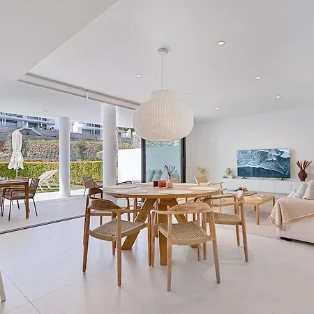 Beautiful Deluxe Garden פואנגירולה