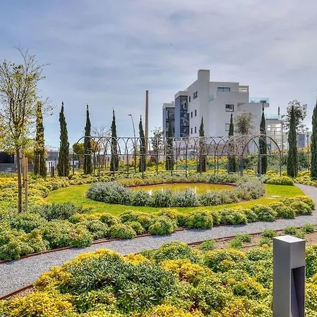 Beautiful Deluxe Garden