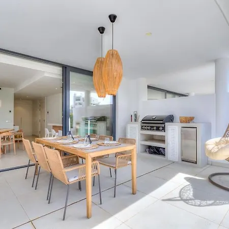 Beautiful Deluxe Garden *