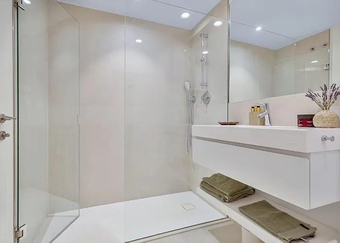 Daire Beautiful Deluxe Garden